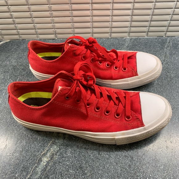 chuck ii red